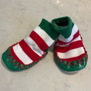 NWT Hanna andersson newborn slippers.